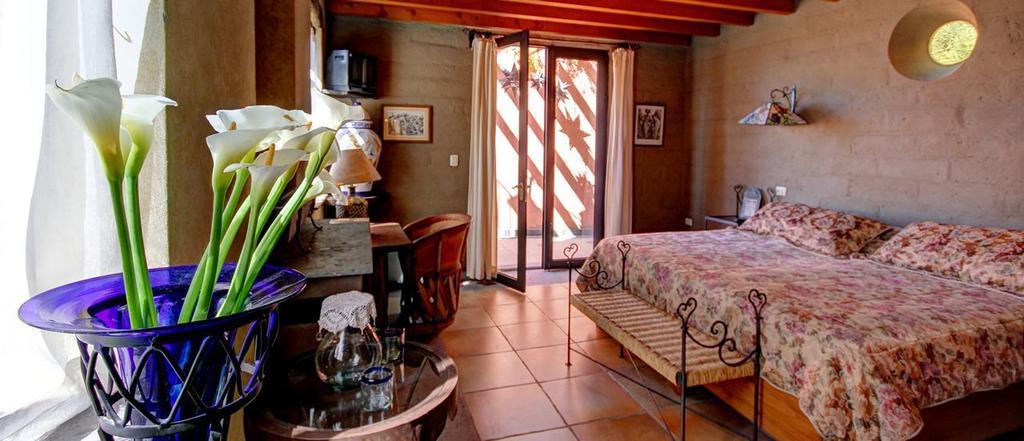 Hotel Boutique Casa Angelitos Альенде Экстерьер фото