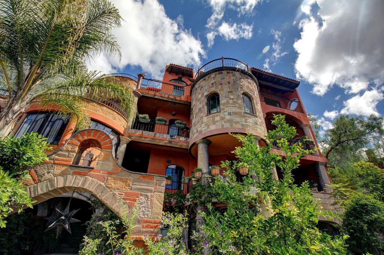 Hotel Boutique Casa Angelitos Альенде Экстерьер фото